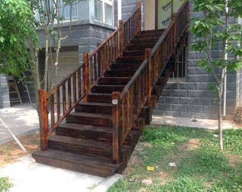 碳化木楼梯